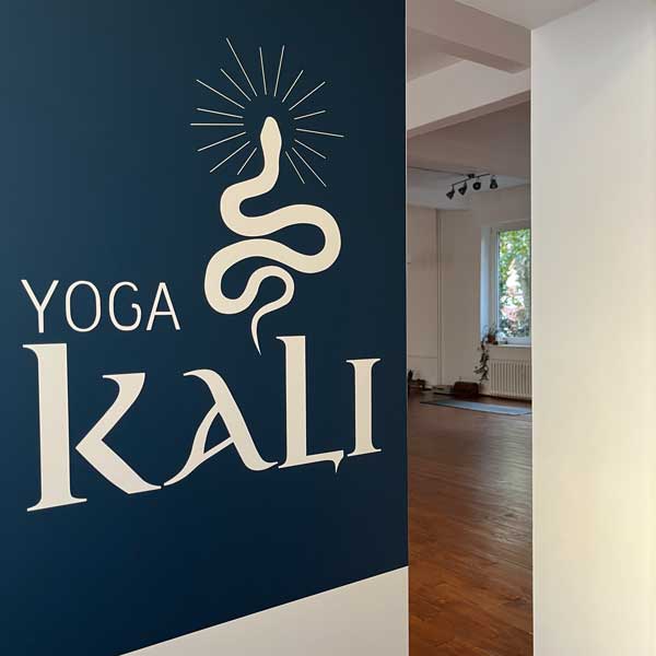 Slow Yoga & Touch im Yoga Kali